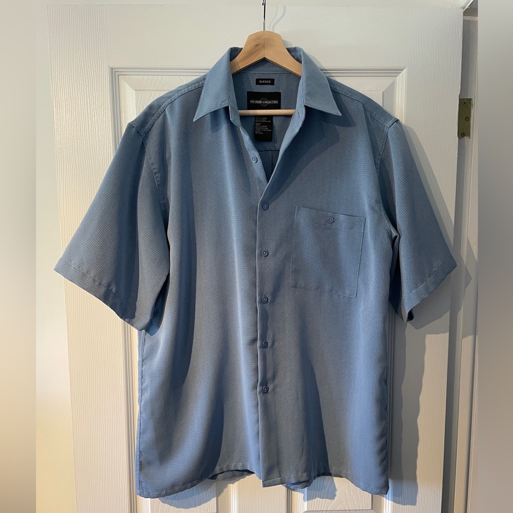 Men’s short sleeve button down